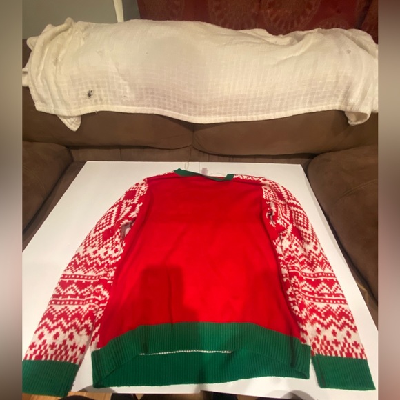 Woman’s Christmas sweater - Picture 8 of 9
